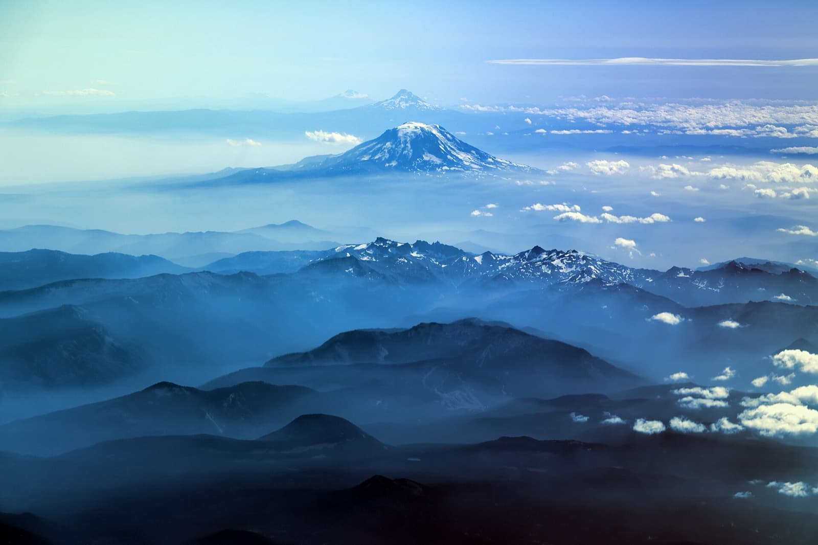 Mount Adams and neighboring peaks seen from a flight into Seattle